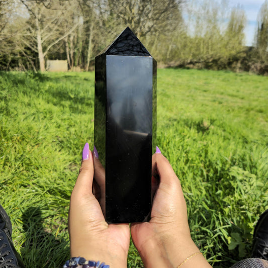 Large Black Obsidian Tower: Polished Crystal Generator for Protection